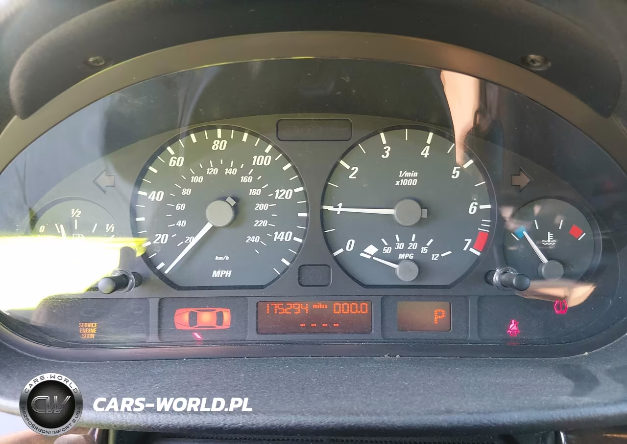 2005 BMW 325Ci VIN:WBABW33465PL38926 - 7