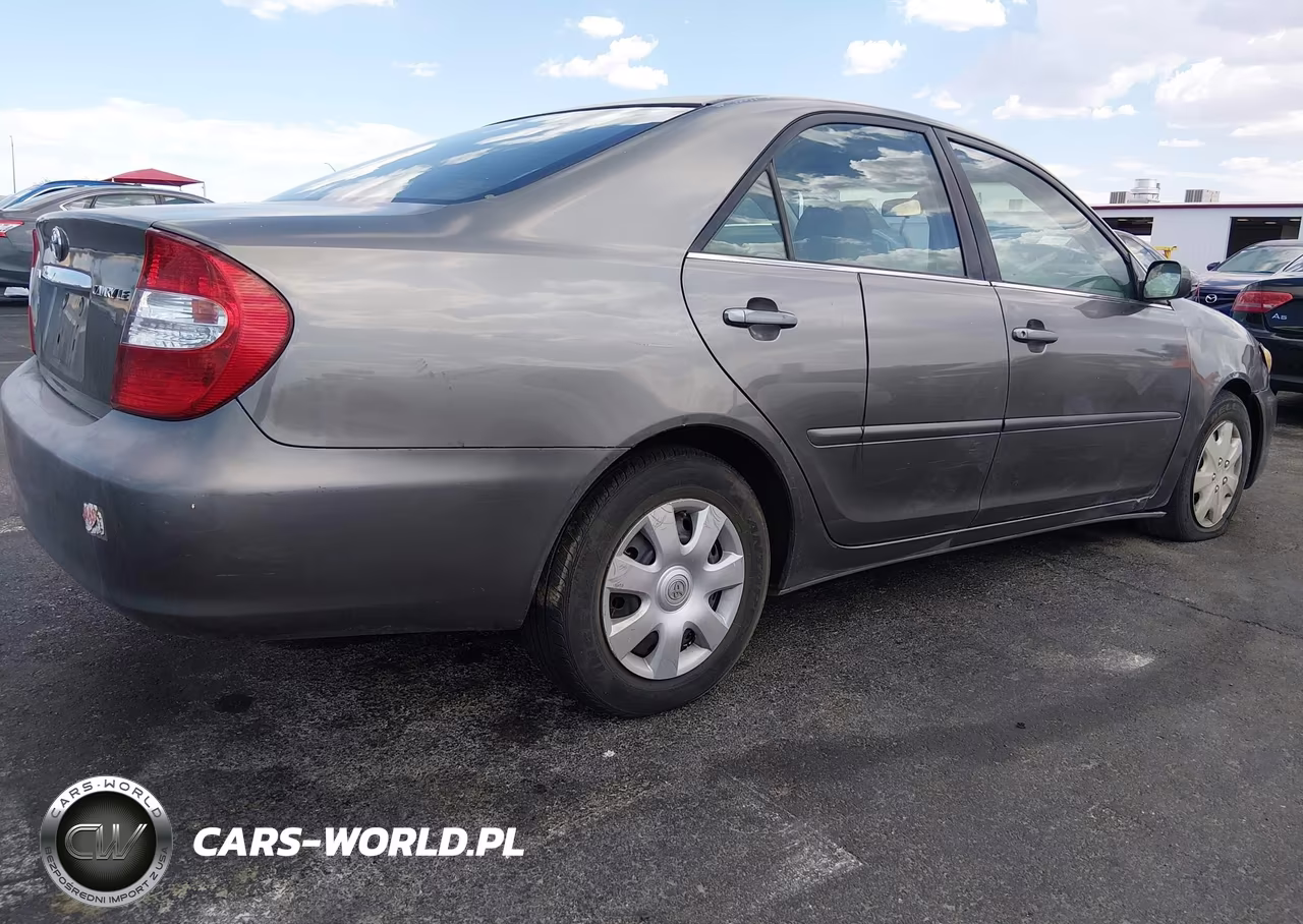 2002 Toyota Camry Le VIN:4T1BE32K42U515164 - 4