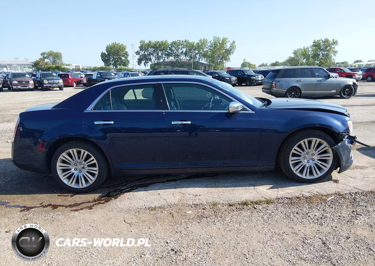 2013 Chrysler 300C VIN:2C3CCAEG2DH732443 - 13
