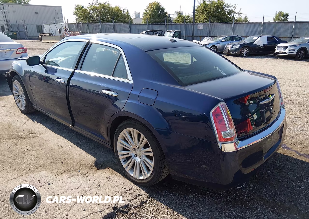 2013 Chrysler 300C VIN:2C3CCAEG2DH732443 - 3