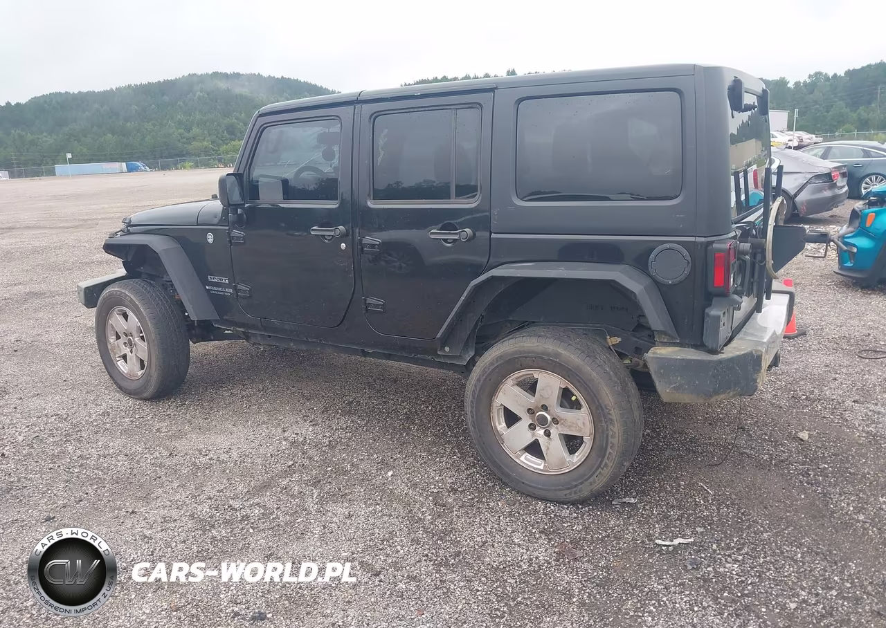 2016 Jeep Wrangler Unlimited Sport VIN:1C4BJWDGXGL188129 - 3