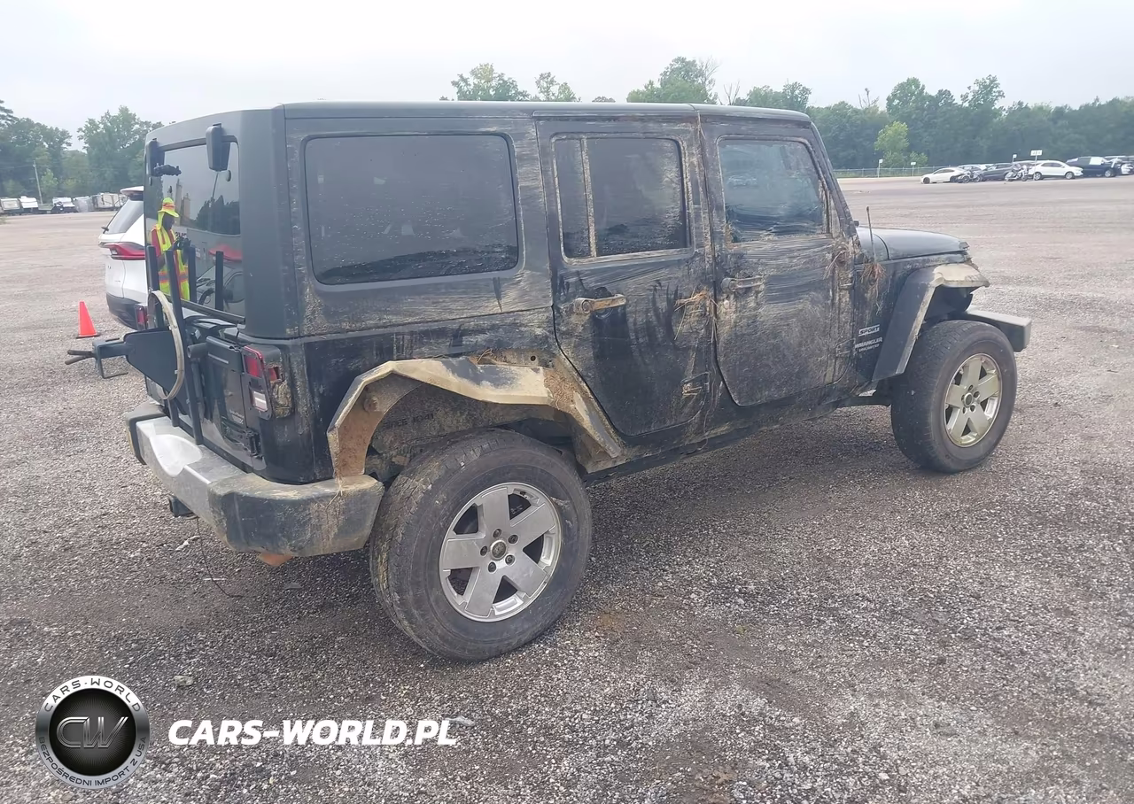 2016 Jeep Wrangler Unlimited Sport VIN:1C4BJWDGXGL188129 - 4