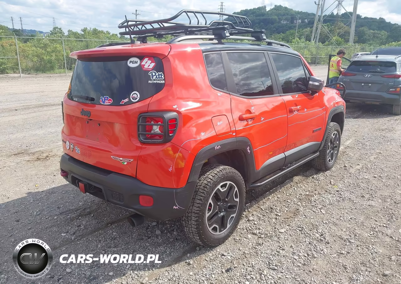 2017 Jeep Renegade Trailhawk VIN:ZACCJBCB1HPG38346 - 4