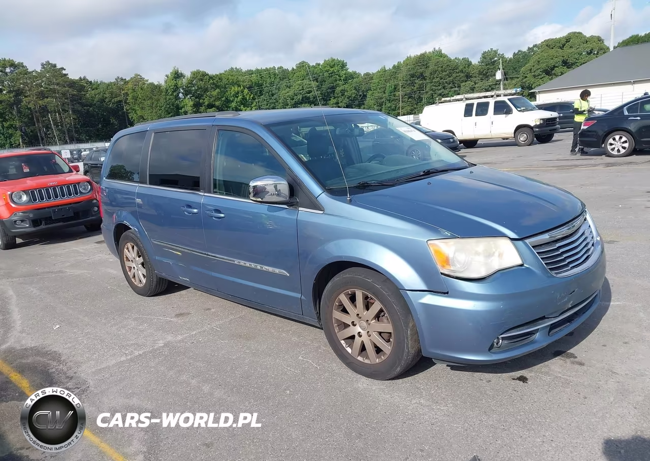 2011 Chrysler Town & Country Touring-L – zdjęcie 1 z 11
