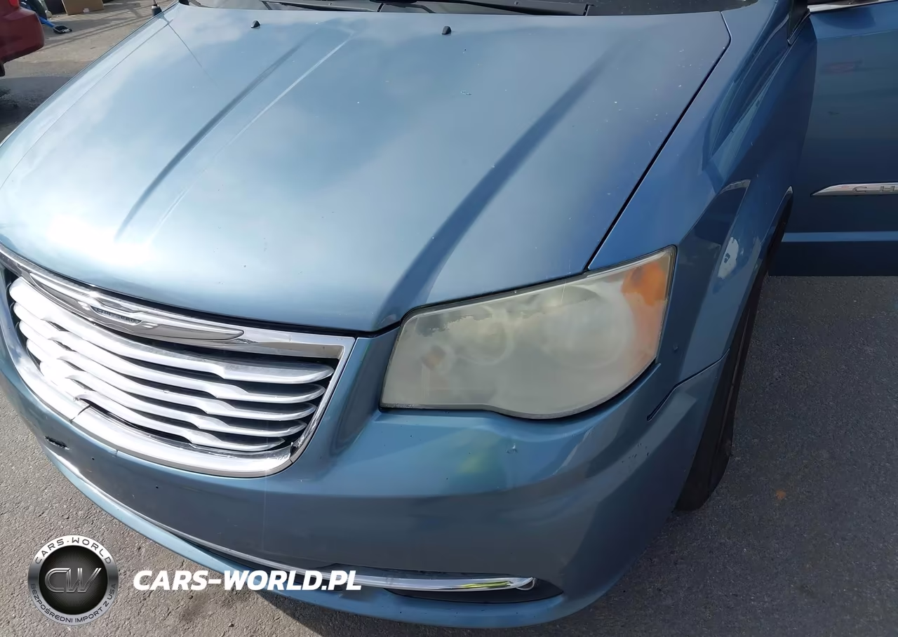 2011 Chrysler Town & Country Touring-L VIN:2A4RR8DG5BR758745 - 6