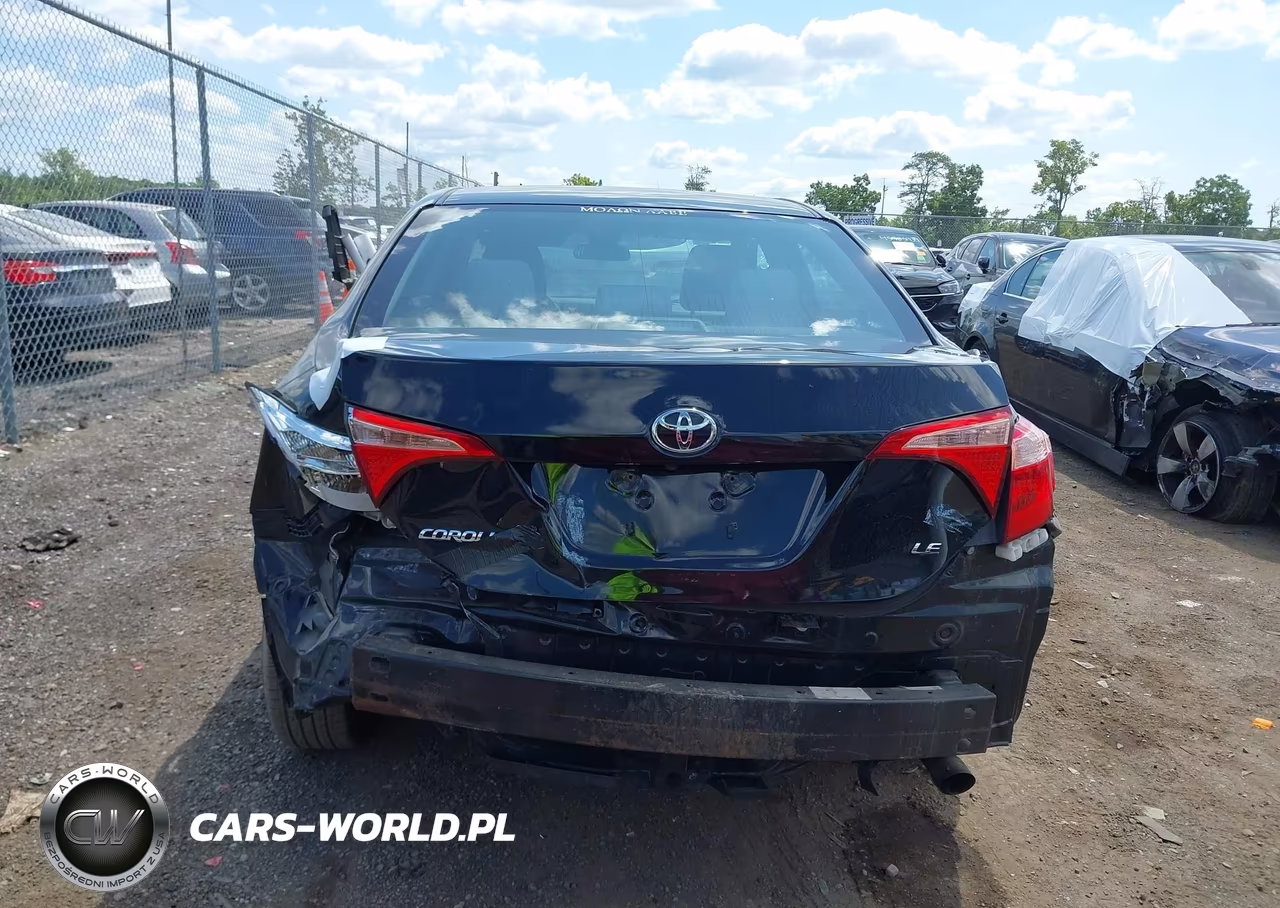2018 Toyota Corolla Le VIN:2T1BURHE9JC058634 - 17