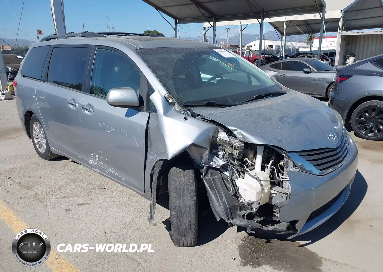 2014 Toyota Sienna Xle V6 8 Passenger