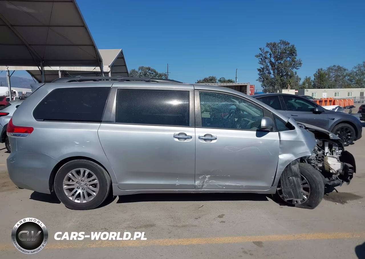 2014 Toyota Sienna Xle V6 8 Passenger VIN:5TDYK3DC8ES482319 - 13