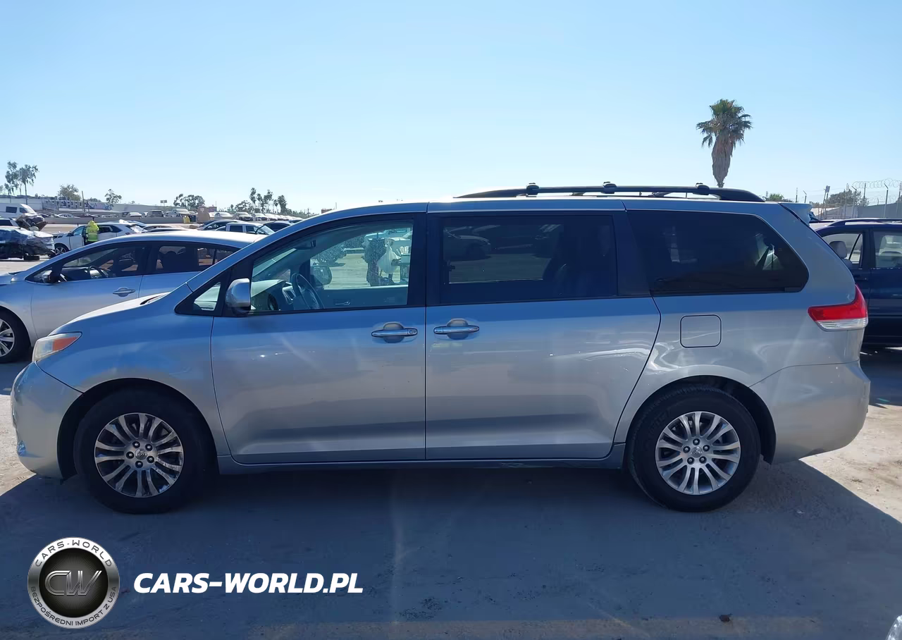 2014 Toyota Sienna Xle V6 8 Passenger VIN:5TDYK3DC8ES482319 - 14