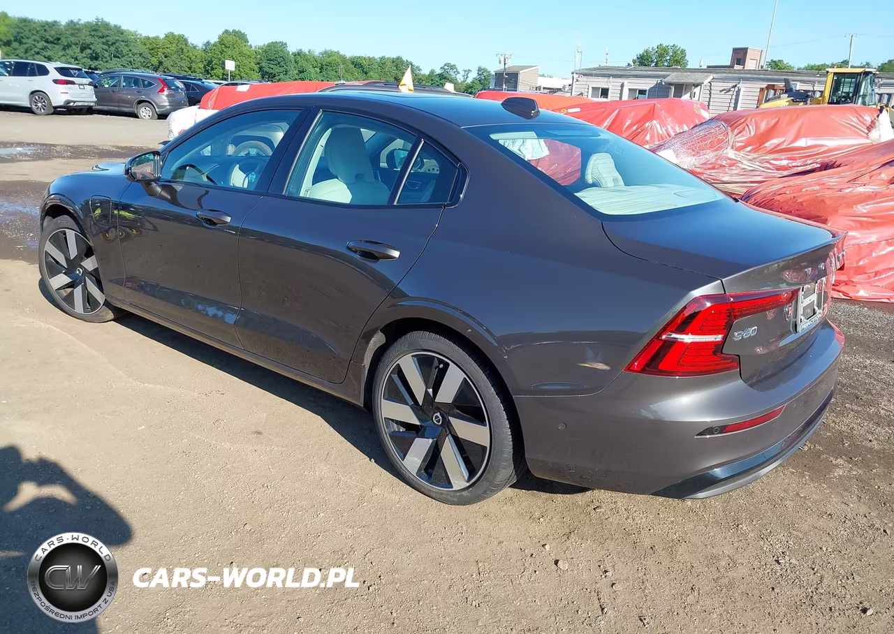 2024 Volvo S60 Recharge Plug-In Hybrid T8 Plus Dark Theme VIN:7JRH60FLXRG314814 - 3