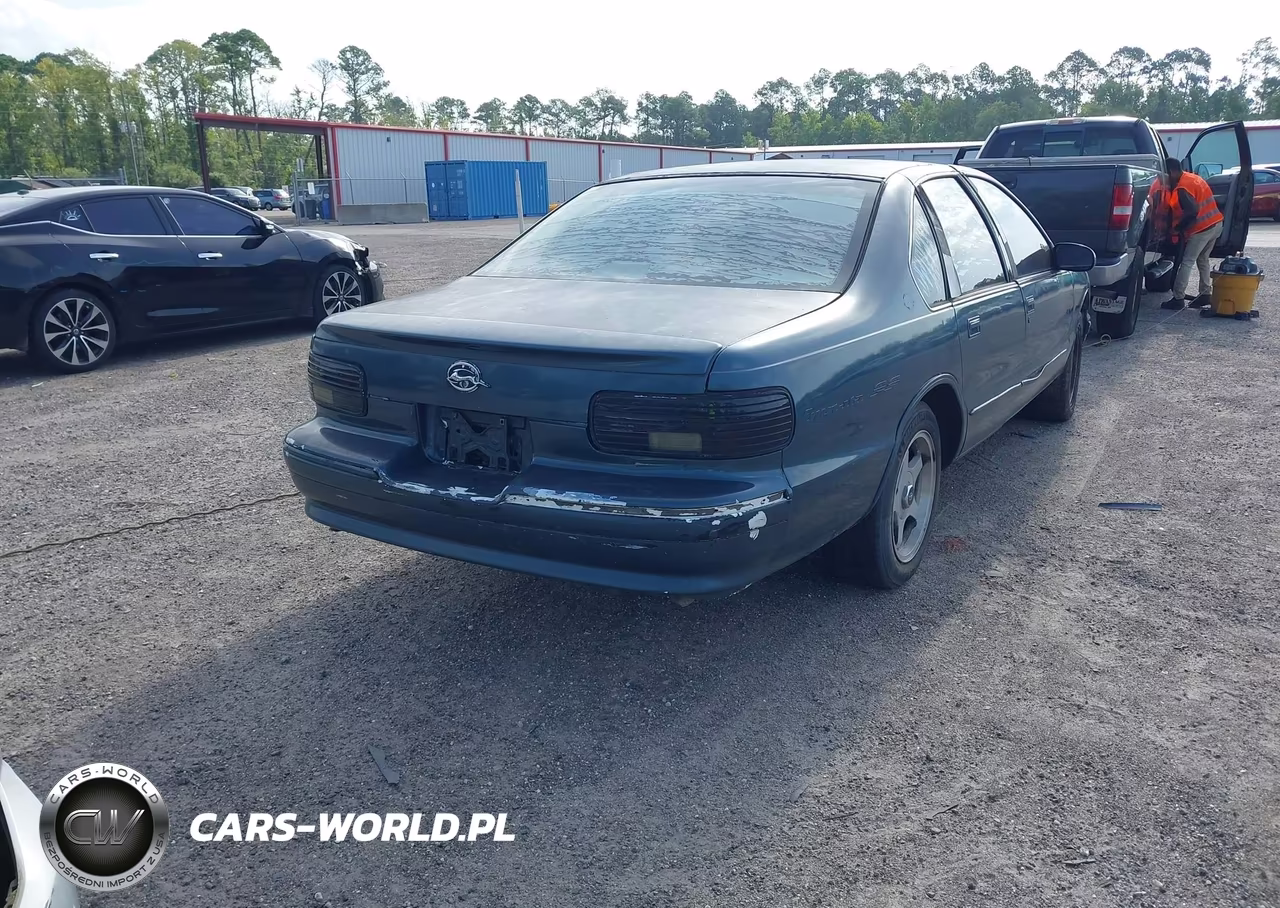 1996 Chevrolet Caprice - Impala Classic Ss VIN:1G1BL52P3TR104286 - 4