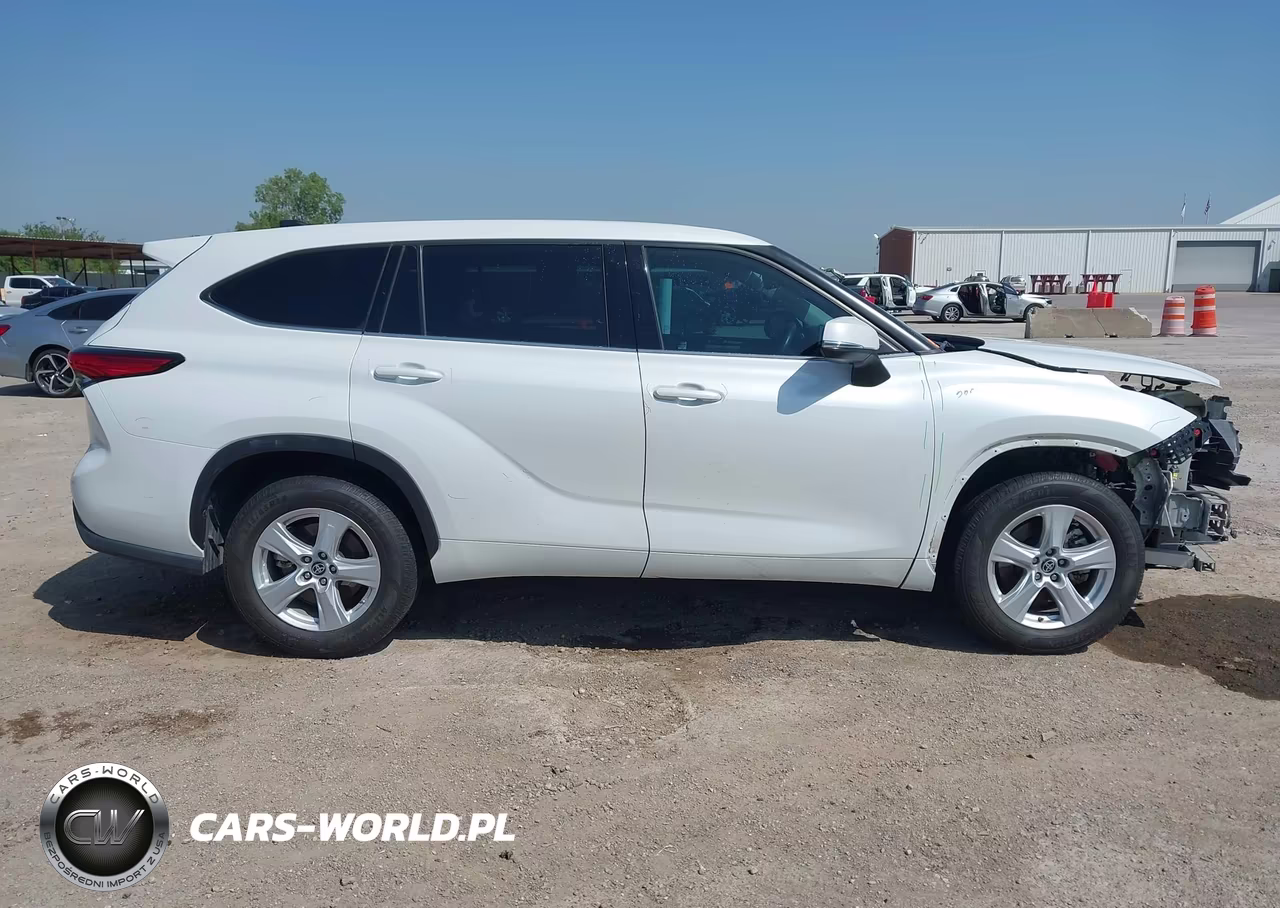 2022 Toyota Highlander Le VIN:5TDZZRAH1NS539558 - 14