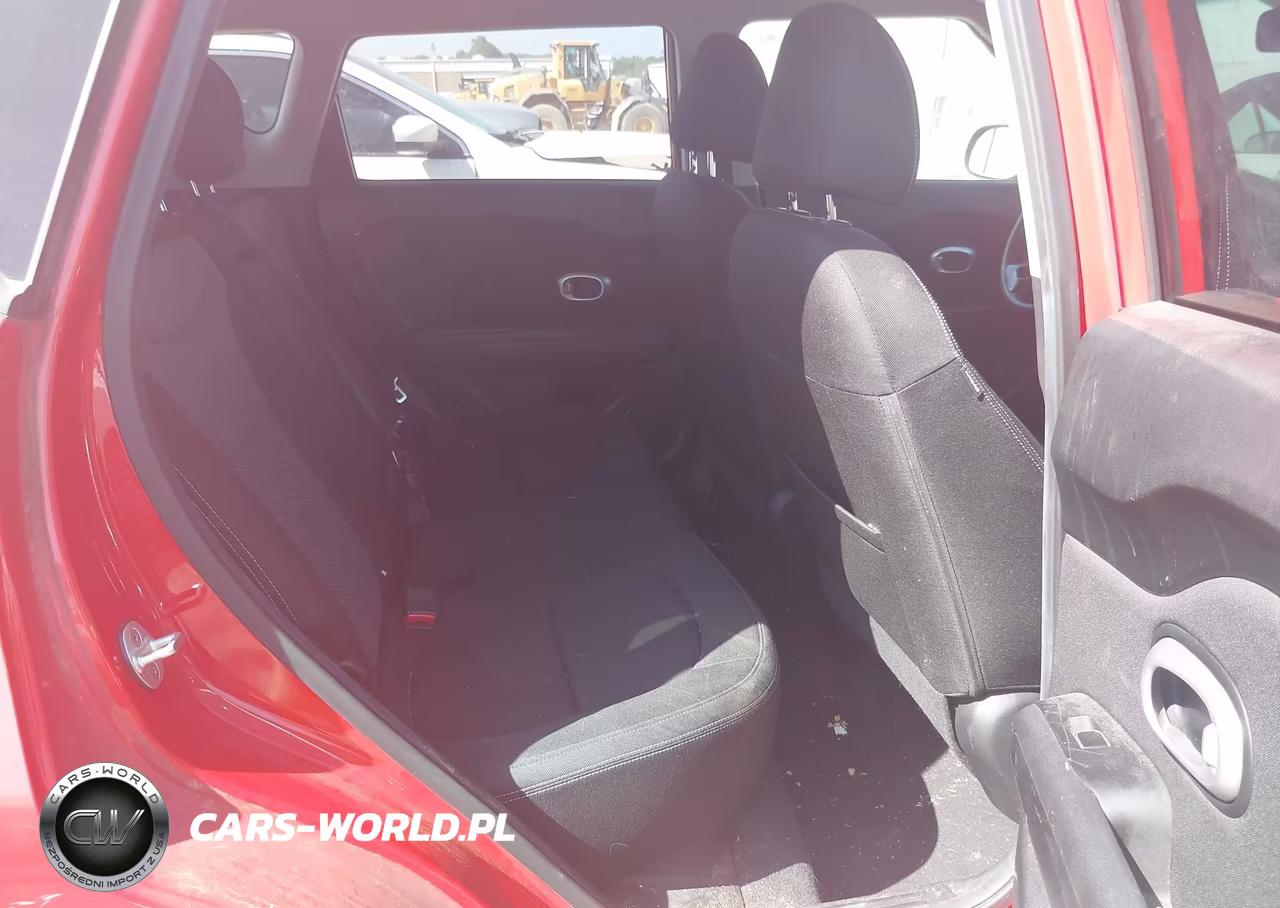 2018 Kia Soul + VIN:KNDJP3A52J7551342 - 8