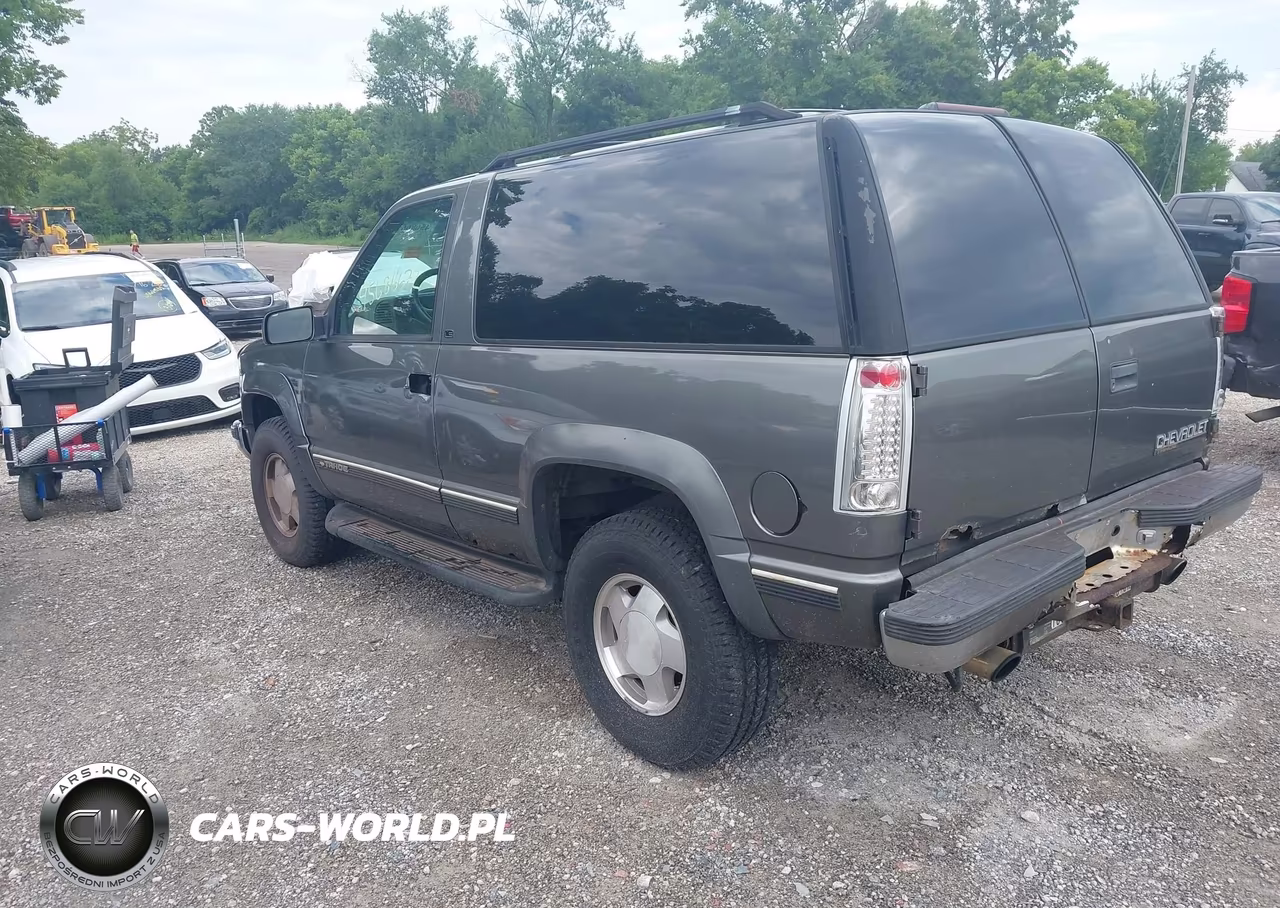 1999 Chevrolet Tahoe VIN:3GNEK18R5XG150692 - 3