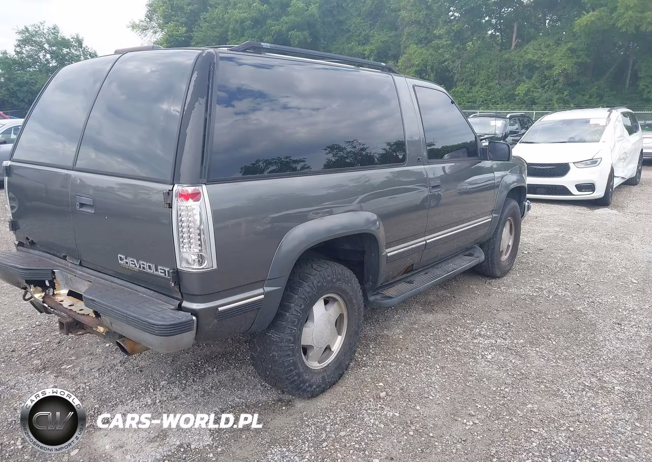 1999 Chevrolet Tahoe VIN:3GNEK18R5XG150692 - 4
