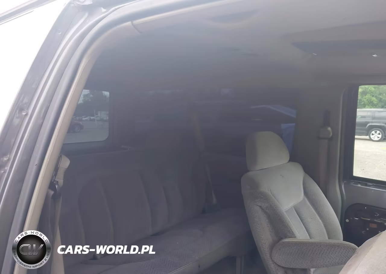 1999 Chevrolet Tahoe VIN:3GNEK18R5XG150692 - 8