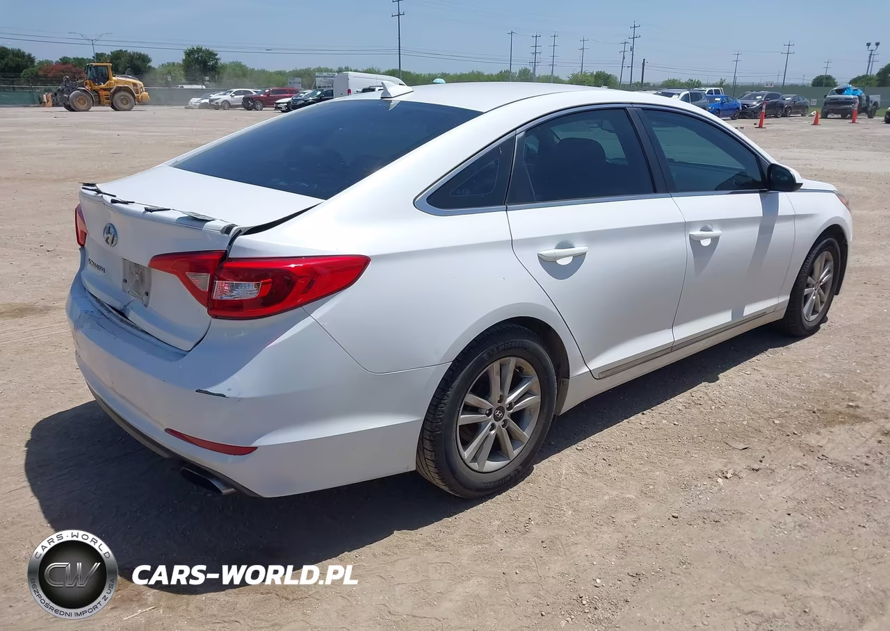 2016 Hyundai Sonata Se VIN:5NPE24AF2GH279832 - 4