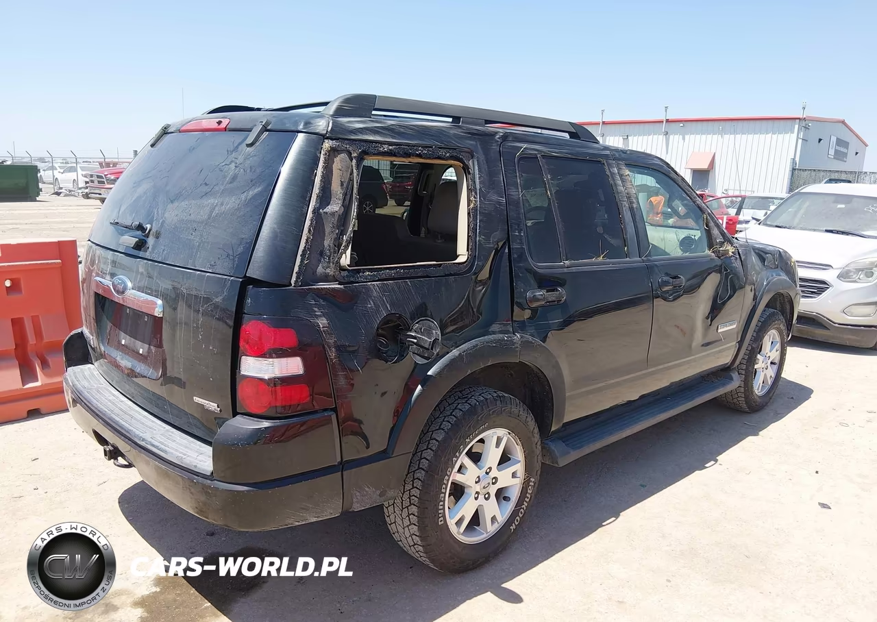 2007 Ford Explorer Xlt VIN:1FMEU63E07UA92939 - 4