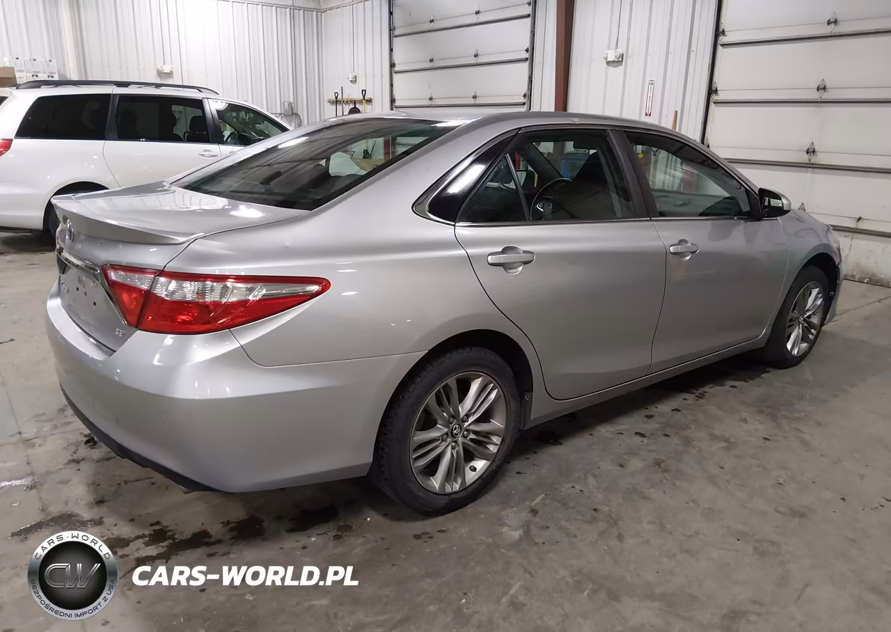 2016 Toyota Camry Se VIN:4T1BF1FK0GU201756 - 4