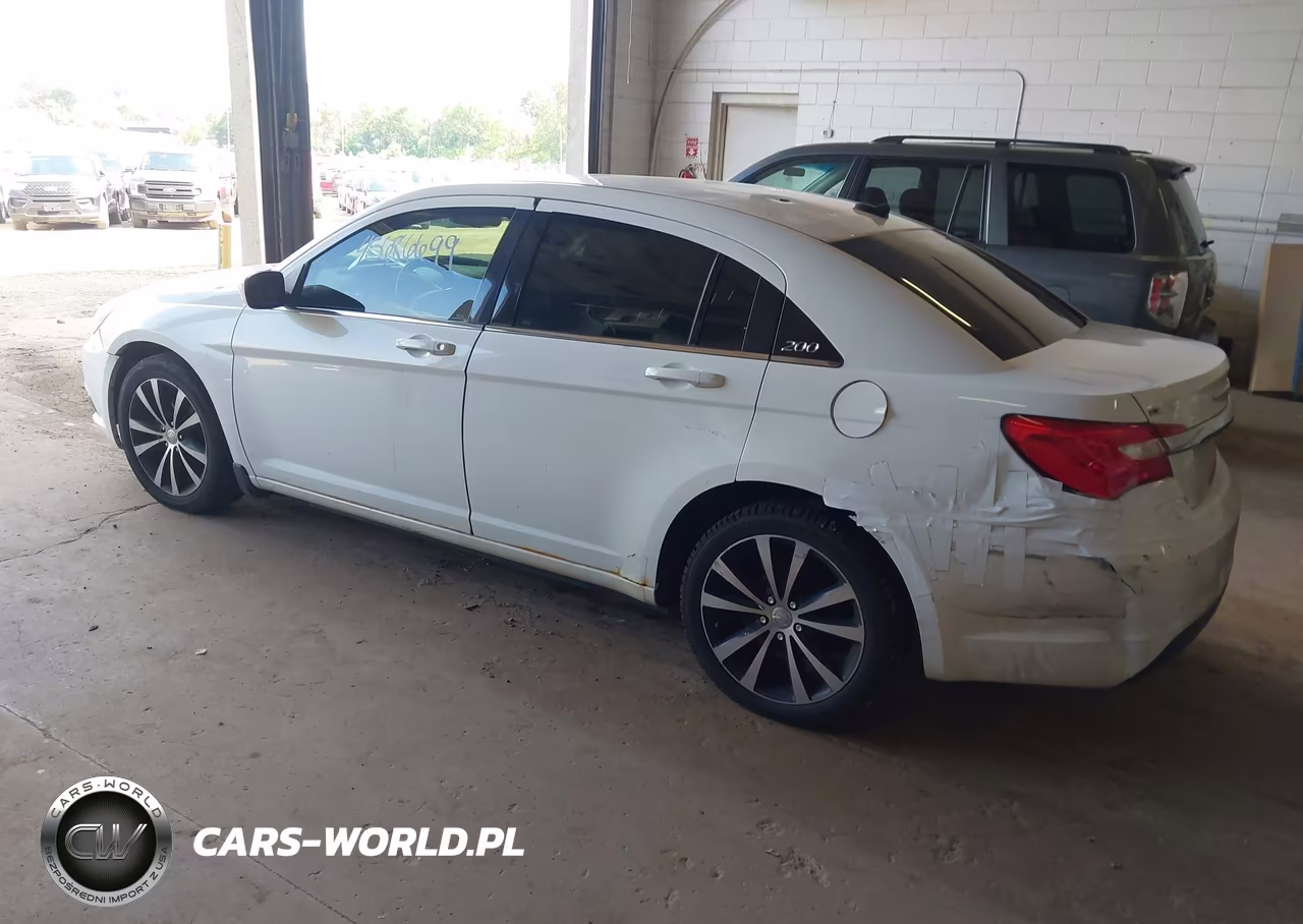 2014 Chrysler 200 Limited VIN:1C3CCBCG0EN151850 - 3