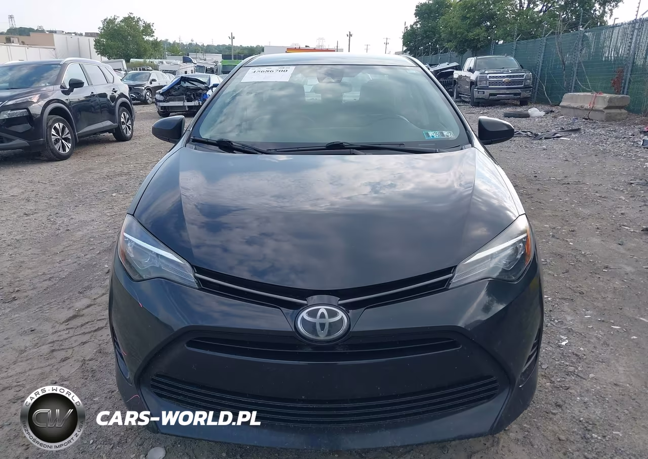 2017 Toyota Corolla Le VIN:2T1BURHE9HC787114 - 11