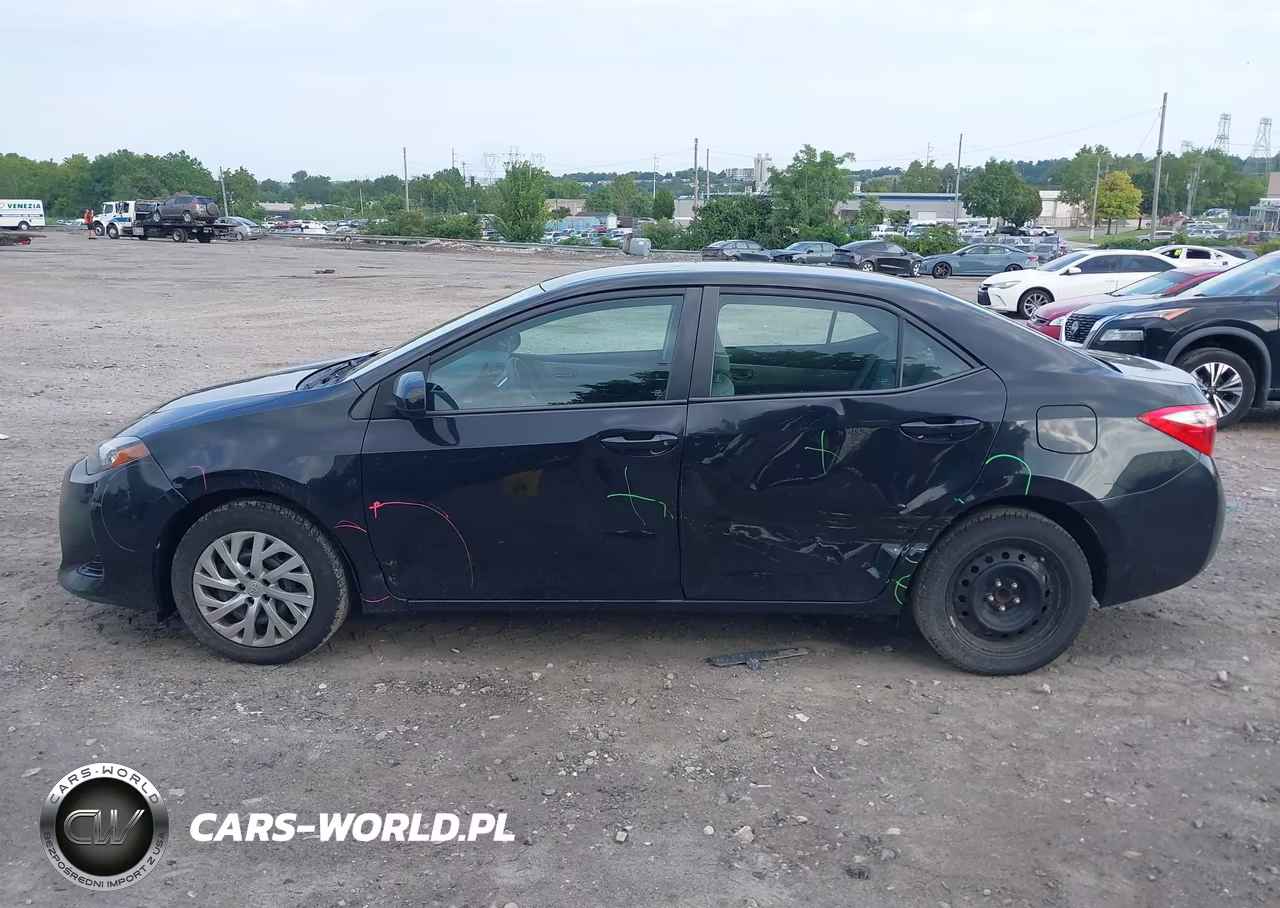 2017 Toyota Corolla Le VIN:2T1BURHE9HC787114 - 13