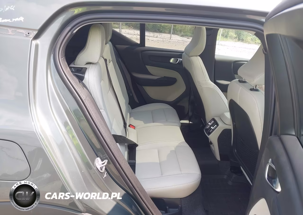 2026 Volvo Xc40 Plus, B5 Awd Gas (Mild Hybrid), Dark VIN:YV4L12UC4T2772243 - 8