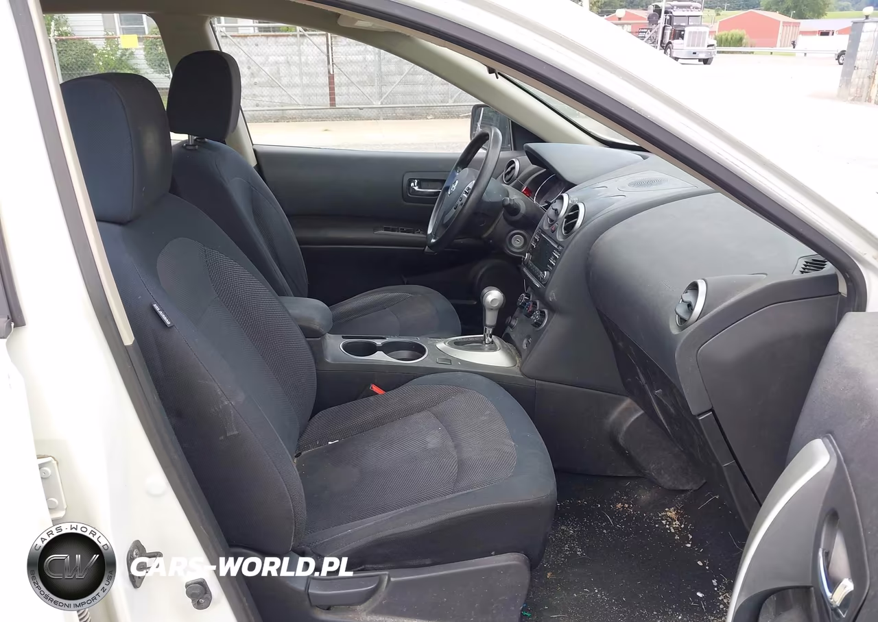 2014 Nissan Rogue Select S VIN:JN8AS5MV2EW721186 - 5