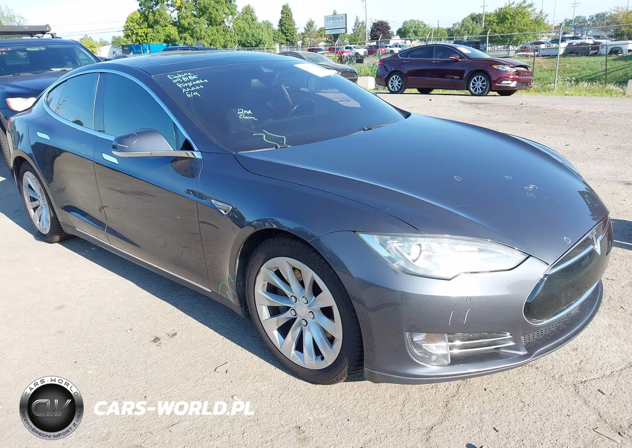 2015 Tesla Model S – zdjęcie 1 z 20