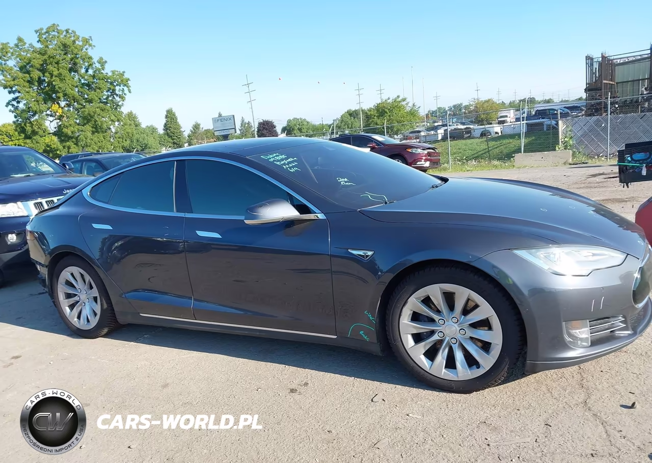 2015 Tesla Model S VIN:5YJSA1H24FF098185 - 14