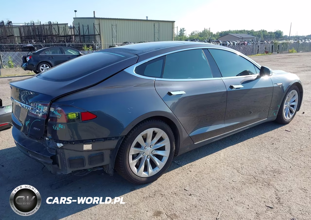2015 Tesla Model S VIN:5YJSA1H24FF098185 - 4