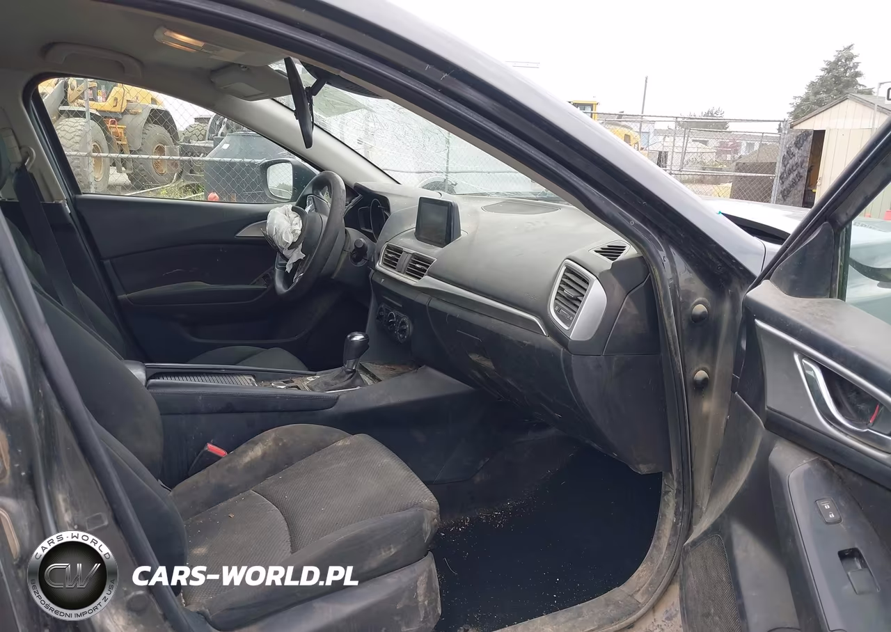 2018 Mazda Mazda3 Sport VIN:3MZBN1U70JM165789 - 5