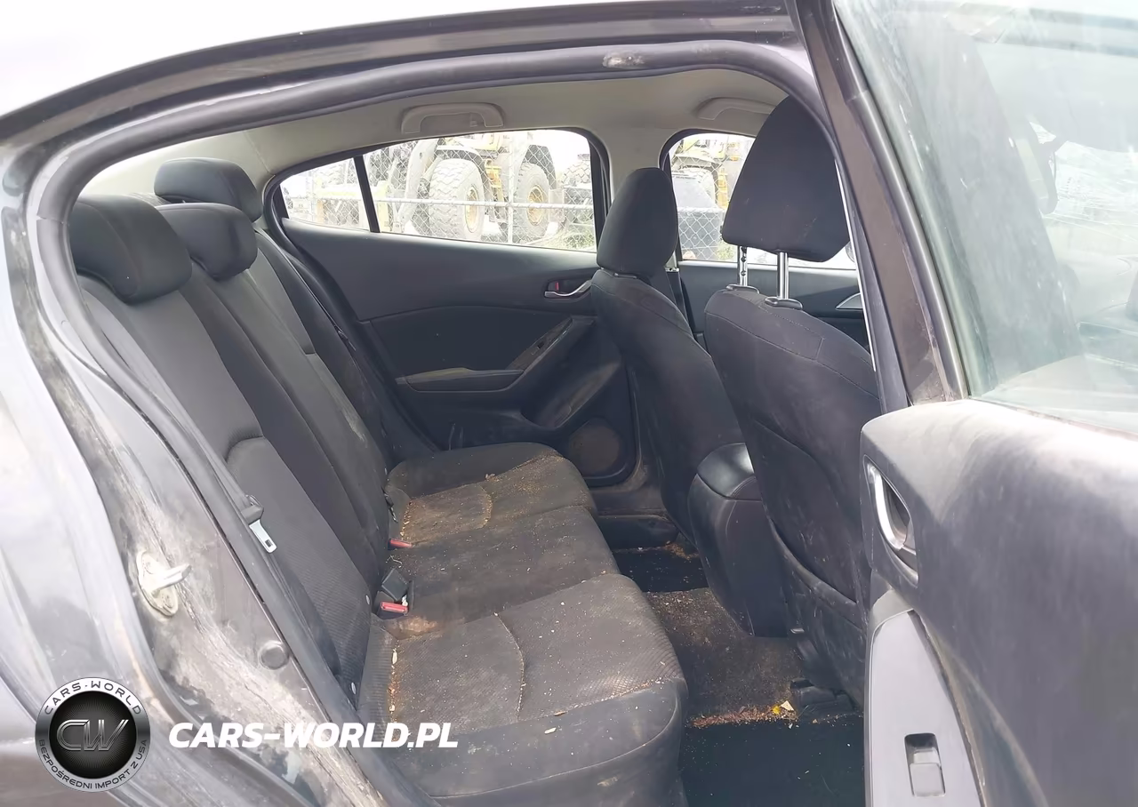 2018 Mazda Mazda3 Sport VIN:3MZBN1U70JM165789 - 8