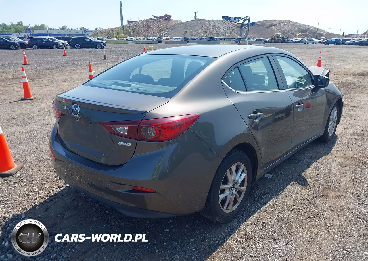 2015 Mazda Mazda3 I Touring VIN:JM1BM1V72F1249377 - 4