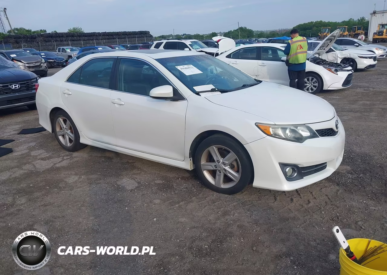 2014 Toyota Camry Se – zdjęcie 1 z 16