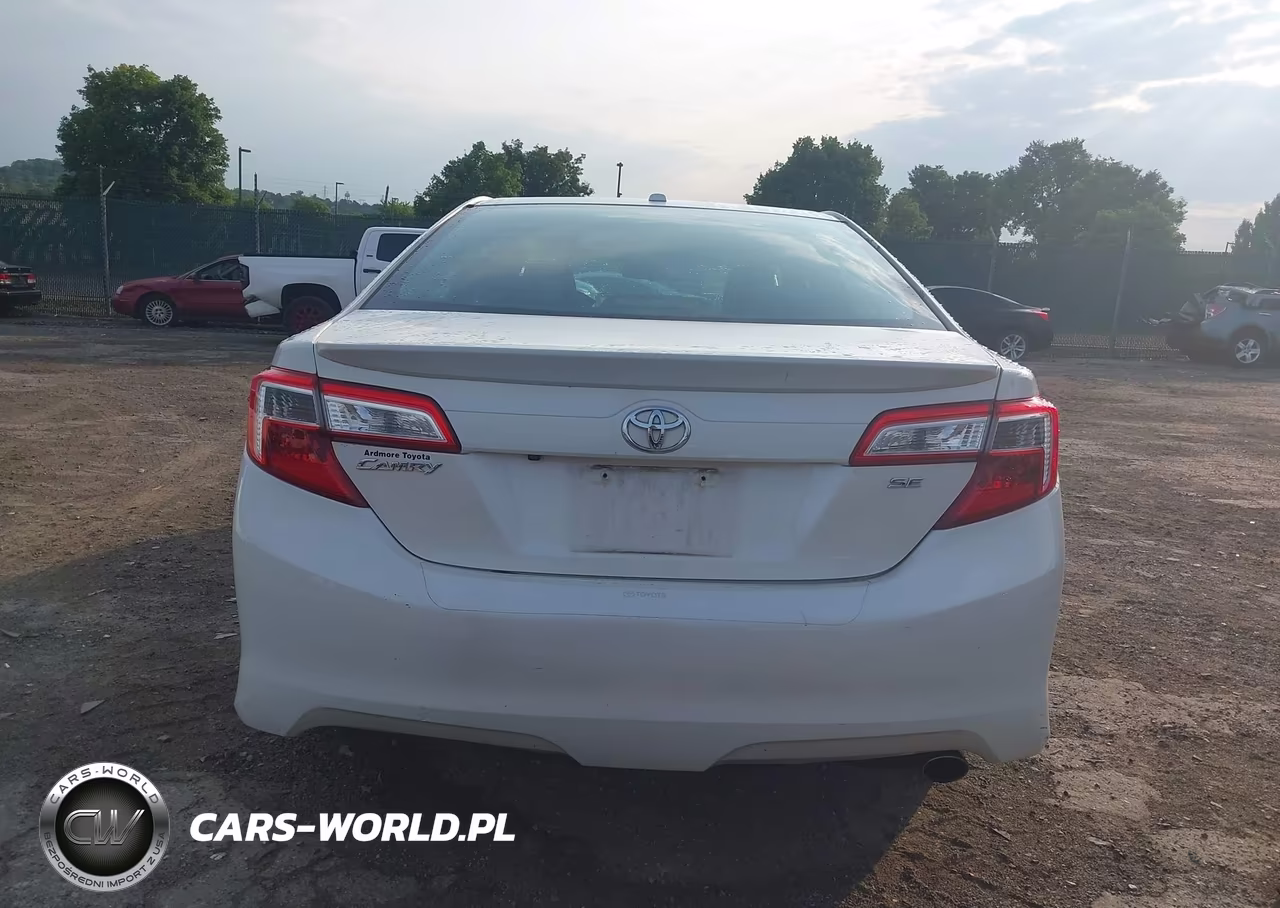 2014 Toyota Camry Se VIN:4T1BF1FK5EU418877 - 16