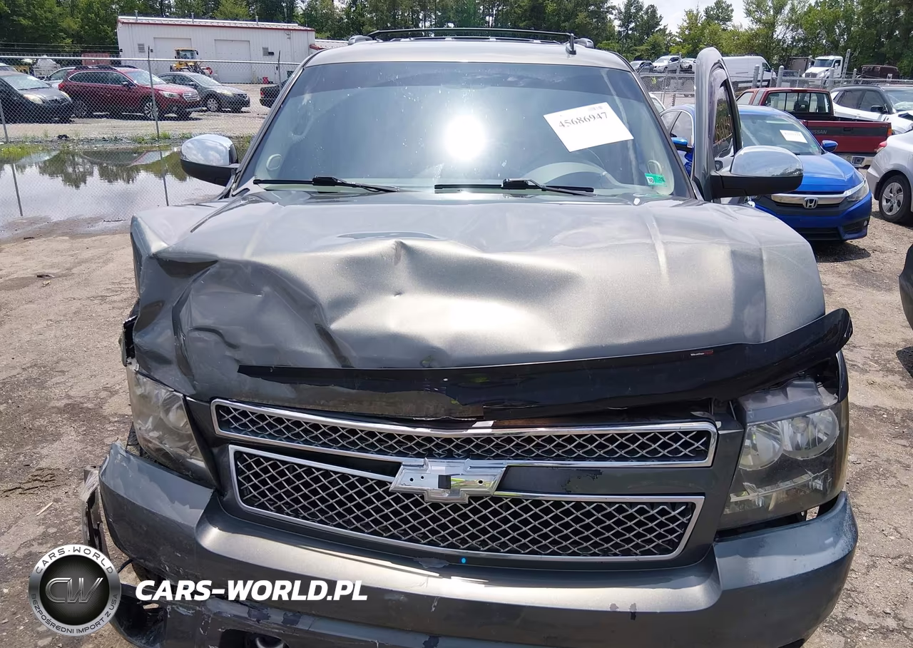 2011 Chevrolet Tahoe Ltz VIN:1GNSKCE09BR208882 - 10