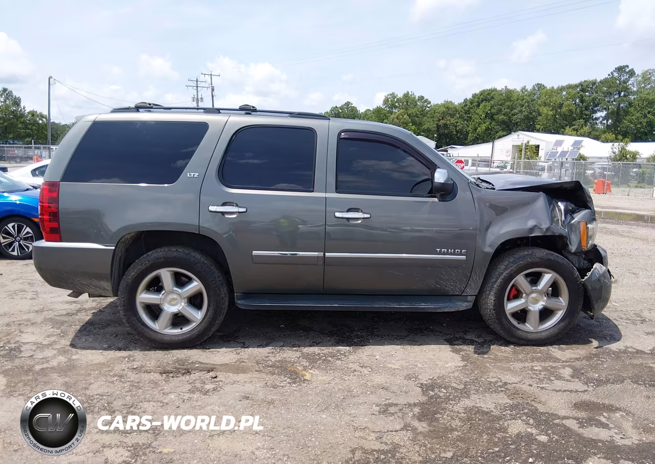 2011 Chevrolet Tahoe Ltz VIN:1GNSKCE09BR208882 - 13