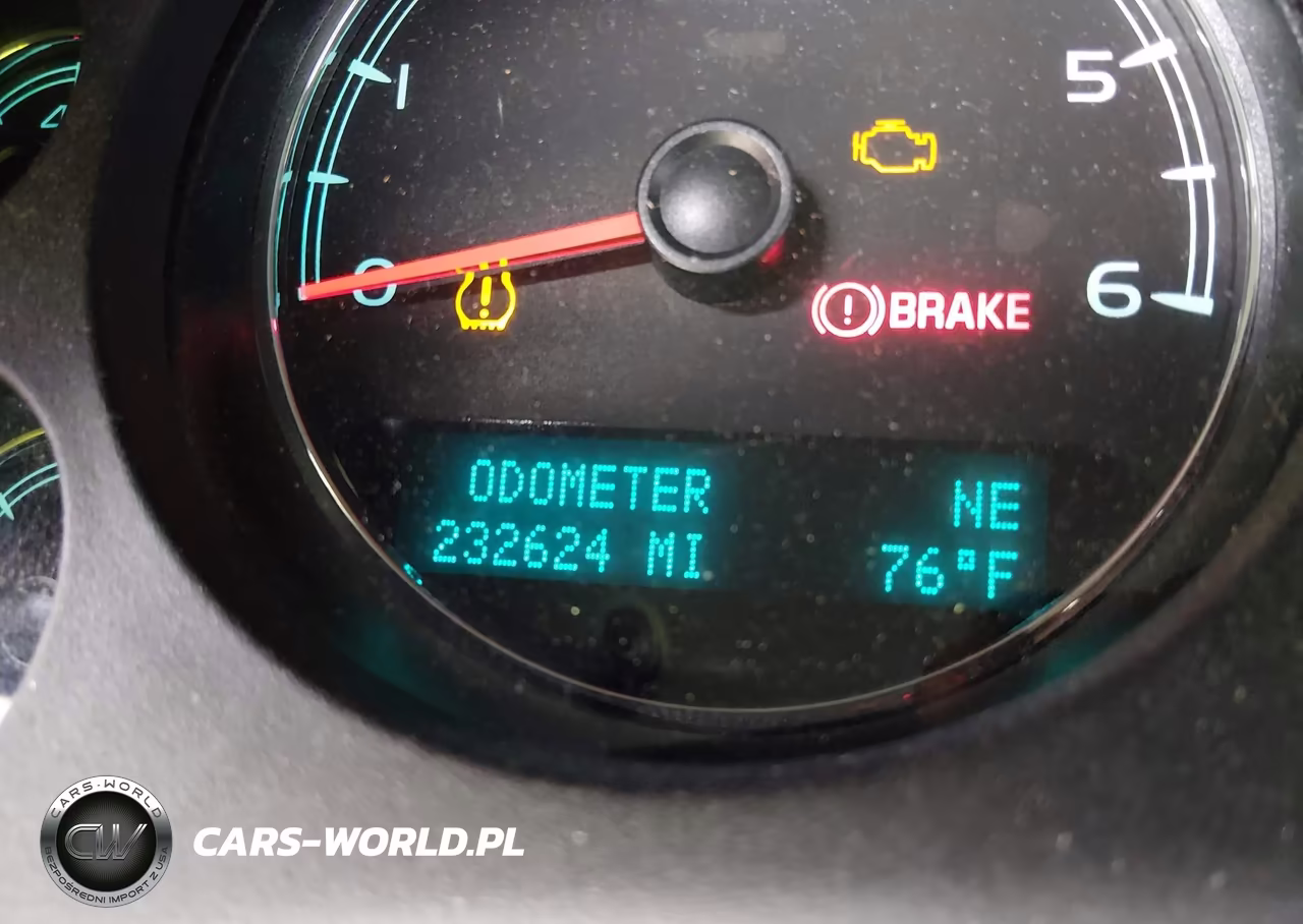 2011 Chevrolet Tahoe Ltz VIN:1GNSKCE09BR208882 - 15