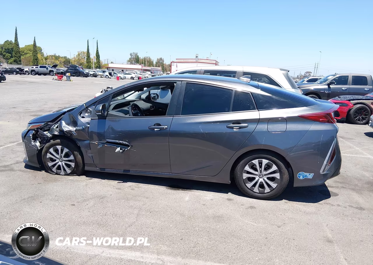 2021 Toyota Prius Prime Le VIN:JTDKAMFP5M3174393 - 14
