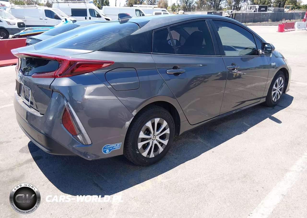 2021 Toyota Prius Prime Le VIN:JTDKAMFP5M3174393 - 4