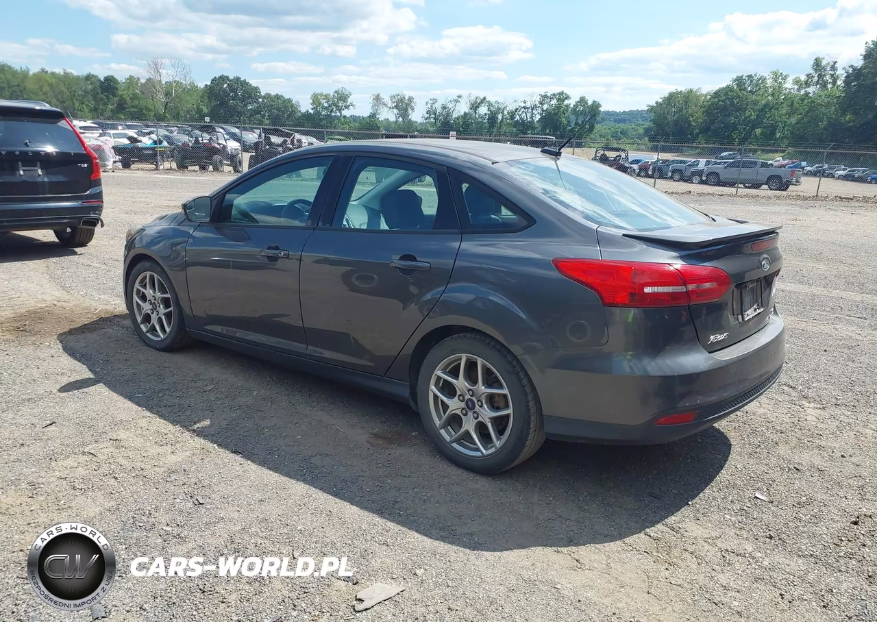 2015 Ford Focus Se VIN:1FADP3F21FL217481 - 3