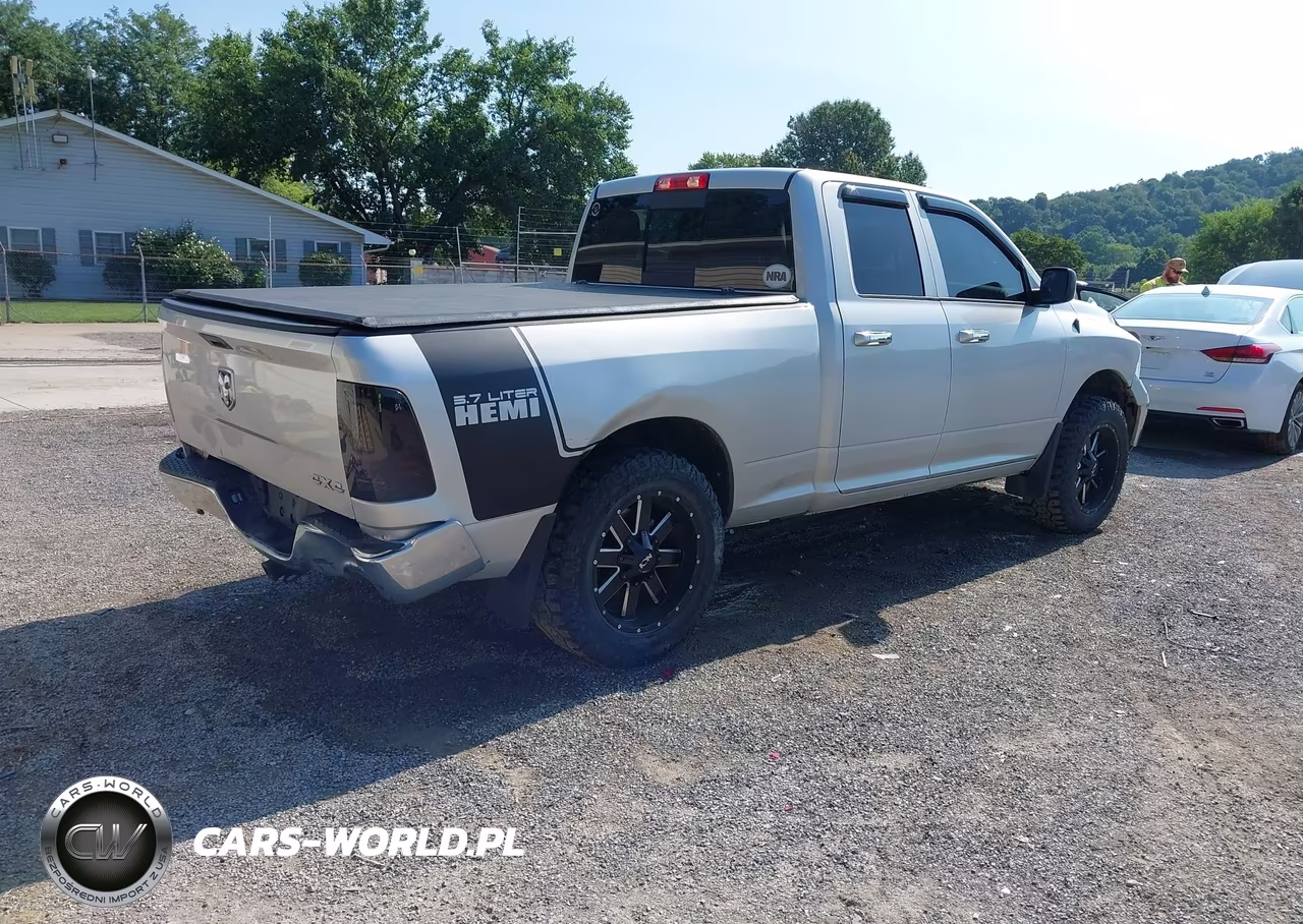 2018 Ram 1500 Slt VIN:1C6RR7GT8JS263470 - 4