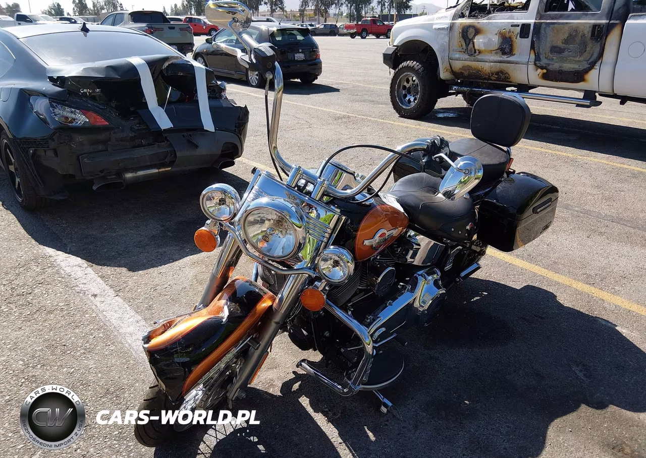 2016 Harley-Davidson Flstc Heritage Softail Classic VIN:1HD1BWV31GB014393 - 2