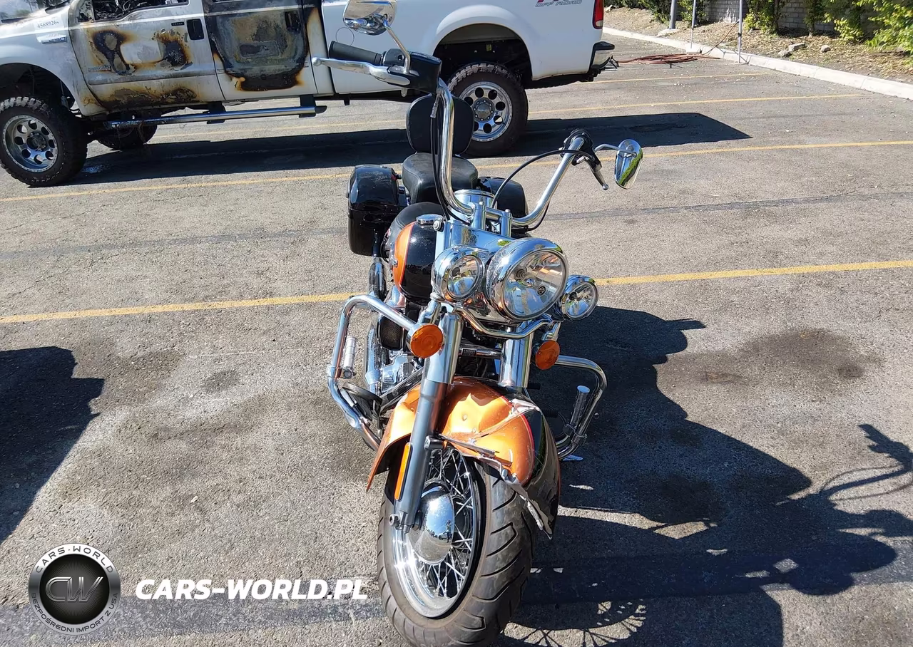 2016 Harley-Davidson Flstc Heritage Softail Classic VIN:1HD1BWV31GB014393 - 5