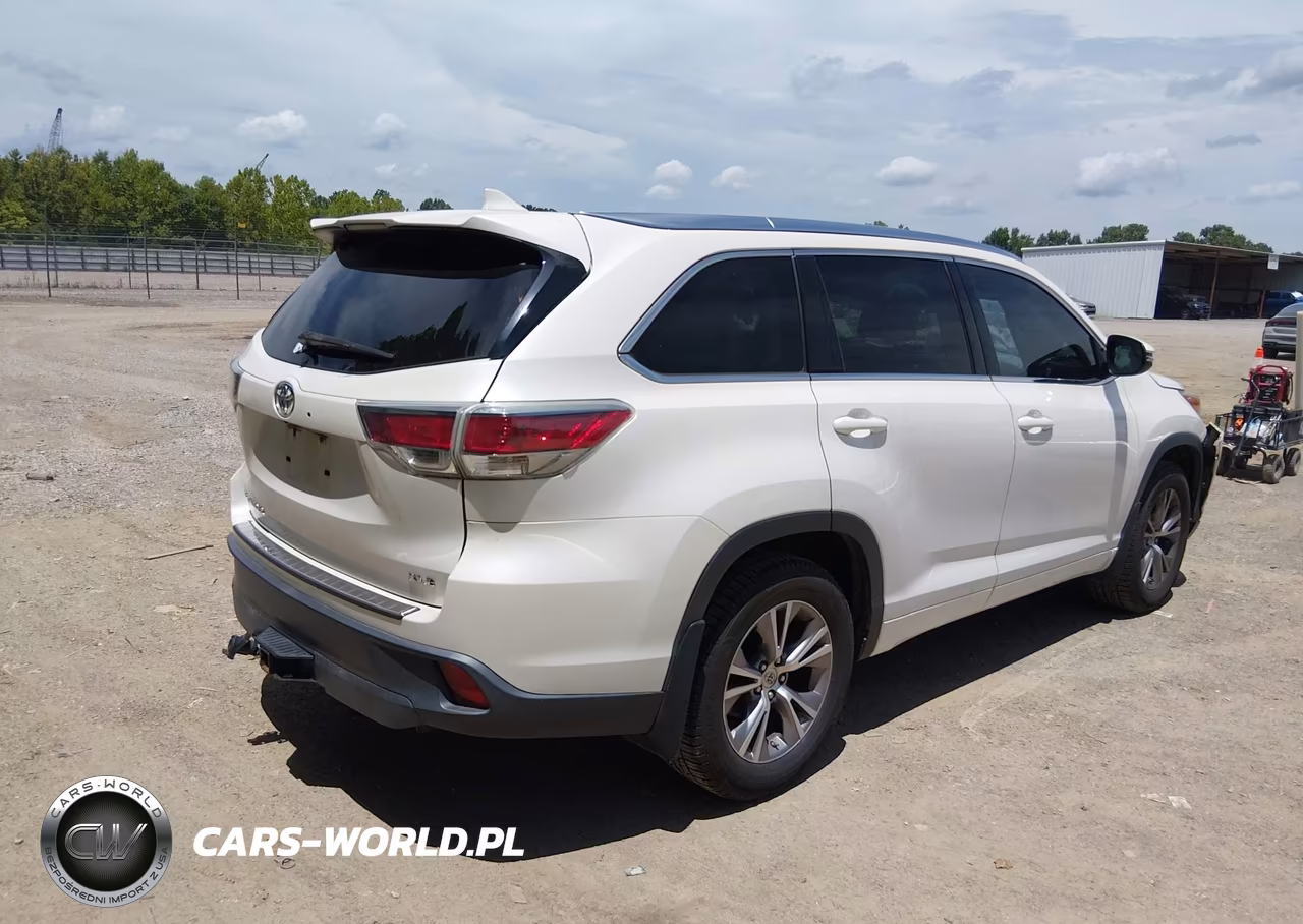 2015 Toyota Highlander Xle V6 VIN:5TDKKRFH0FS078000 - 4