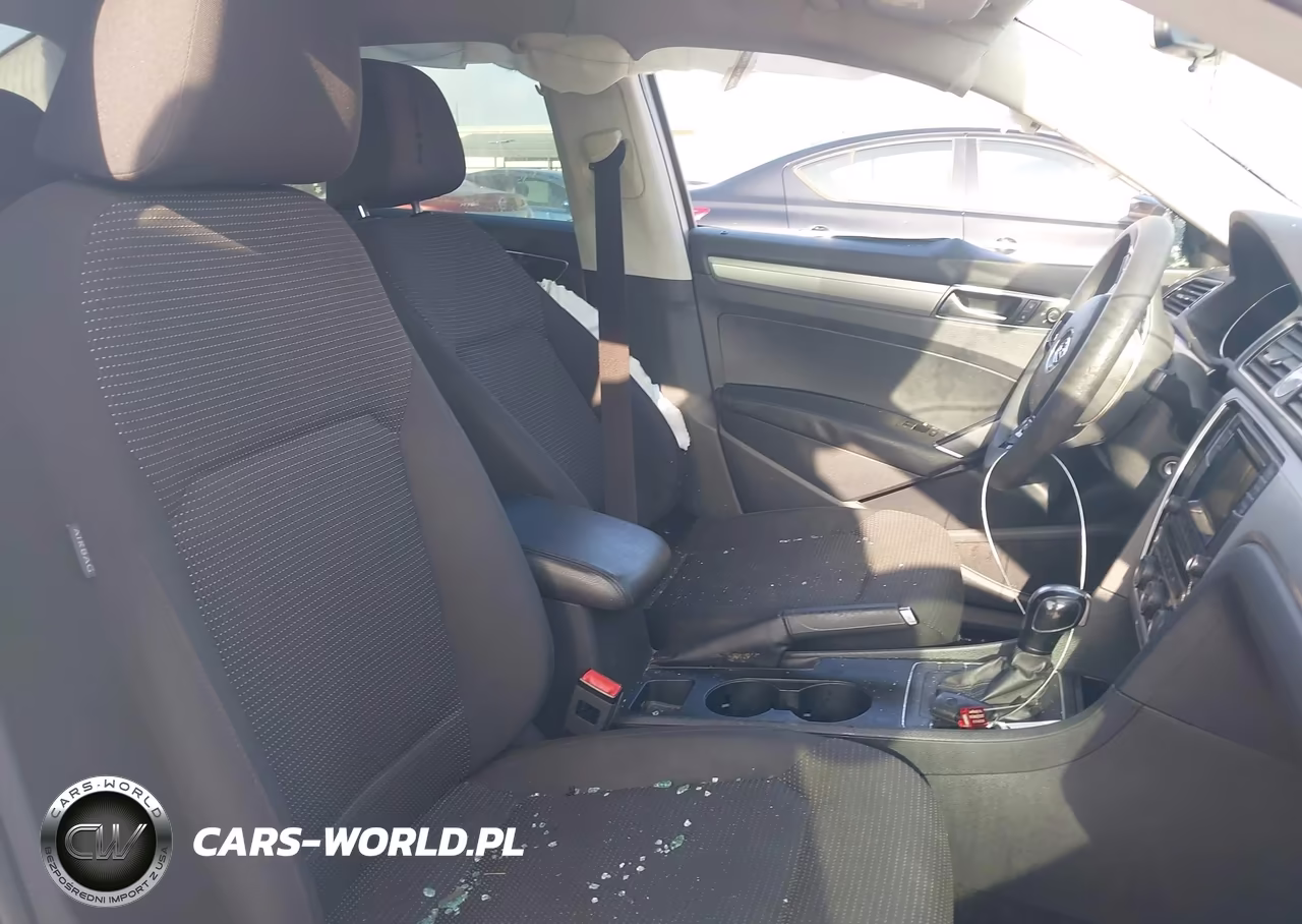 2016 Volkswagen Passat 1.8T S VIN:1VWAT7A3XGC036961 - 17