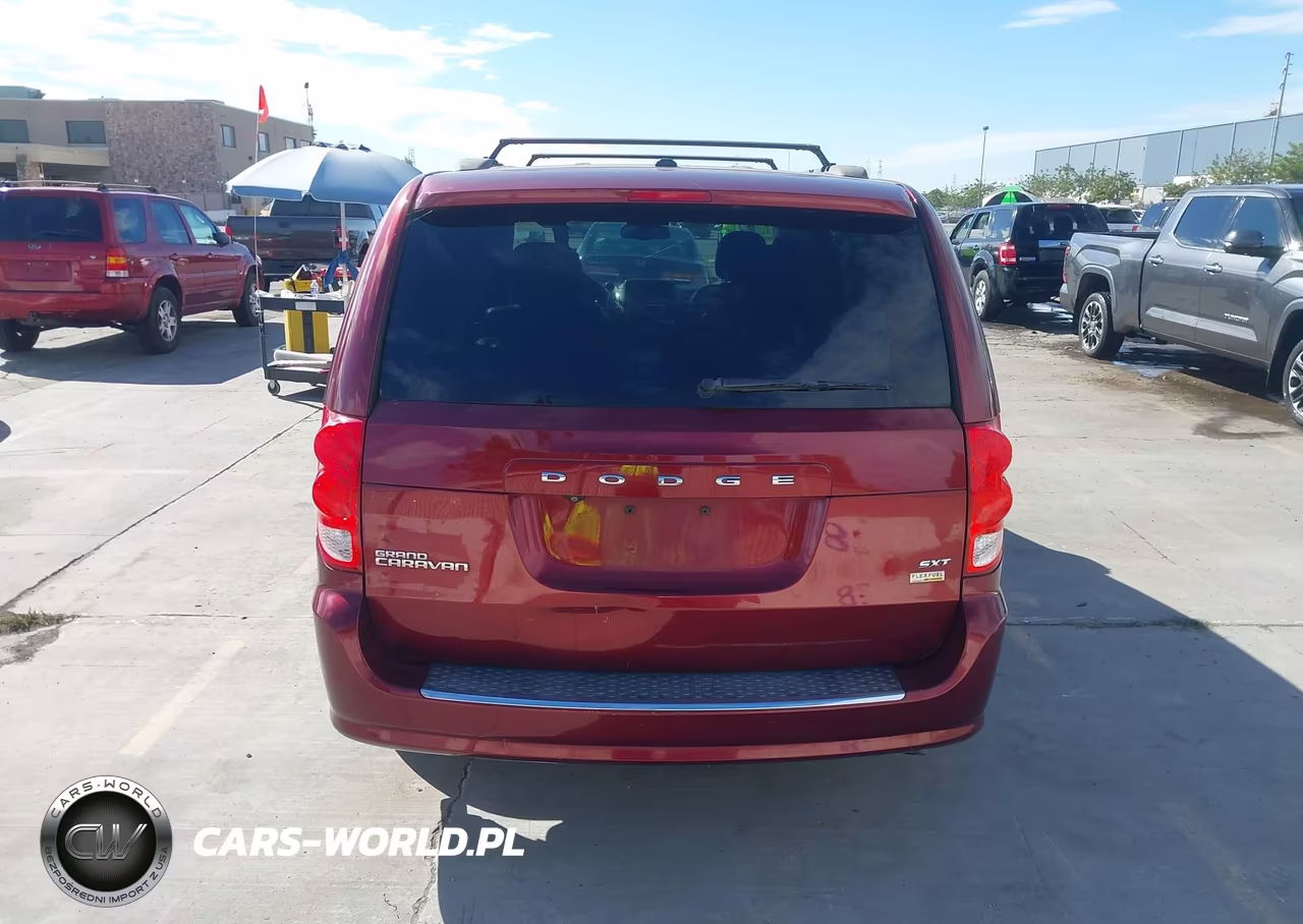 2018 Dodge Grand Caravan Sxt VIN:2C4RDGCG9JR210214 - 16