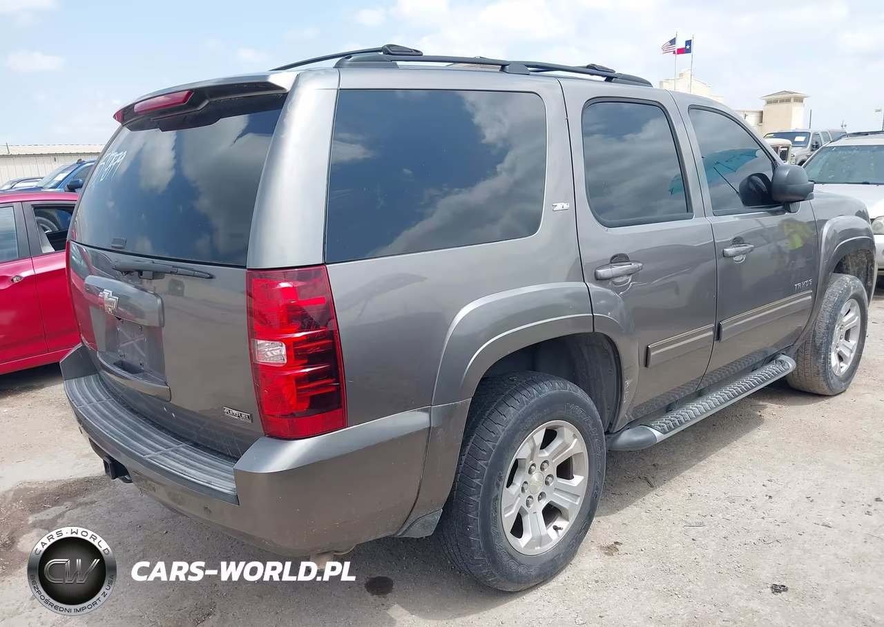 2011 Chevrolet Tahoe Lt VIN:1GNSCBE0XBR151079 - 4