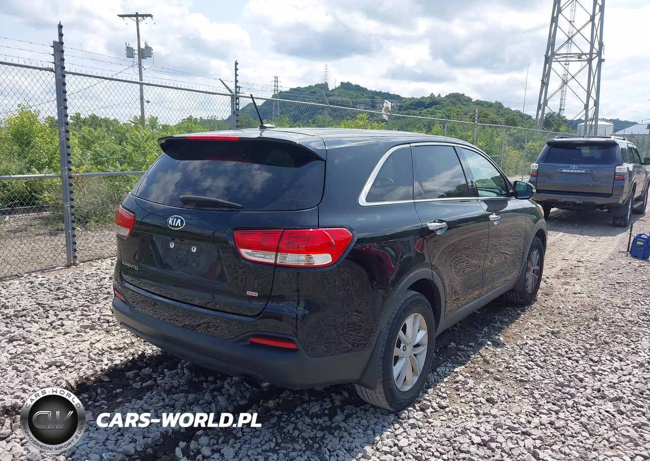 2018 Kia Sorento 2.4L L VIN:5XYPG4A30JG423506 - 4